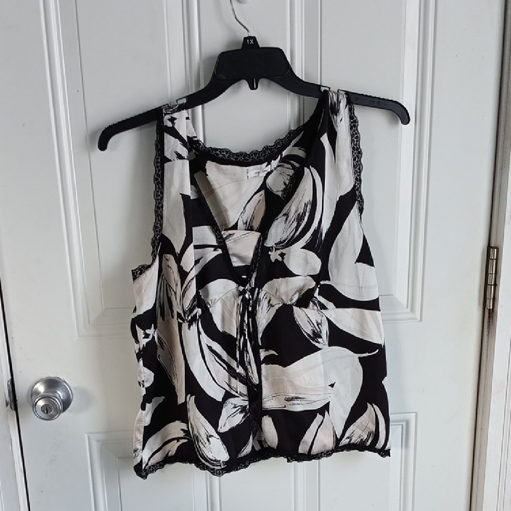 Maurices Monochrome Floral Sleeveless Top